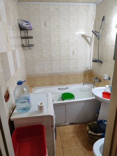 2к. квартира — буденновский район, автоваз этаж: 1/5 вода подается по графику. — стоимость: **27 000... - фотография