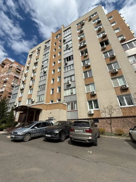 Продам 2к. Квартиру в ворошиловском районе

Ул. Розы люксембург,
Общая площадь —** 108 **кв. М.
Этаж... - фотография