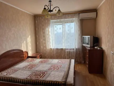 **Сдается 2к. Квартира в калининском районе**

Адрес квартиры:
Б-р шахтостроителей 24-25, калинински... - фотография