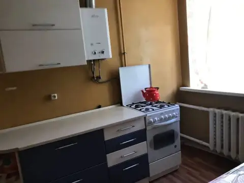 3К. Квартира — ворошиловский район, ул. Розы люксембург
Хорошее состояние. Есть газовая колонка. Во... - фотография - 1