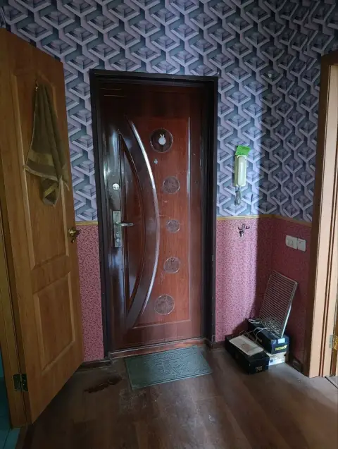 1К. Квартира — кировский район, текстильщик, ул. Высоцкого, 1
Общая площадь — 36 кв. М.
Этаж: 9/9

Ч... - фотография