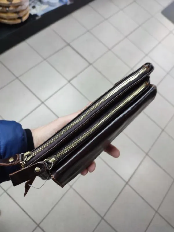 Описание:
⚡️Продам сумку мужскую из натуральной кожи (новую)
✅ Классная мужская сумка из натуральной кожи. Удобная, имеет несколько отделений на замках. Можно вешать на ремень или носить в руках как клатч или барсетку. Материал: натуральная кожа. Размер: 23 х 11 х 5,0 см. Цвет: темно-коричневый. Все вопросы по телефону.

Цена: 3395 руб.

📲 Tg: александр клюев
📞🇷🇺Звоните: +7 949 450 92 20

Барахолка днр - фотография - 2