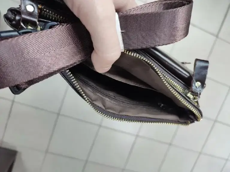 Описание:
⚡️Продам сумку мужскую из натуральной кожи (новую)
✅ Классная мужская сумка из натуральной кожи. Удобная, имеет несколько отделений на замках. Можно вешать на ремень или носить в руках как клатч или барсетку. Материал: натуральная кожа. Размер: 23 х 11 х 5,0 см. Цвет: темно-коричневый. Все вопросы по телефону.

Цена: 3395 руб.

📲 Tg: александр клюев
📞🇷🇺Звоните: +7 949 450 92 20

Барахолка днр - фотография - 4