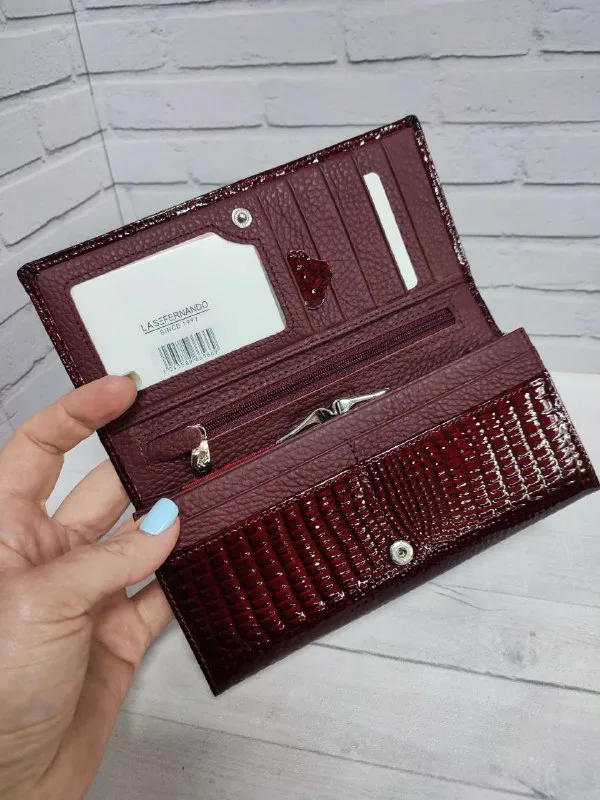 Описание:
✨Продам кошелек женский из натуральной кожи (новый)
Отличный женский кошелек хорошего качества в красивом цвете, функциональный внутри, привлекательный снаружи. Идет в подарочной коробке. Размер: 18,5 х 9,0 х 3,0 см. Все вопросы по телефону.
Цена: 2195 руб.
📲 Tg: александр клюев
📞🇷🇺Звоните: +7 949 450 92 20
Барахолка днр - фотография - 7