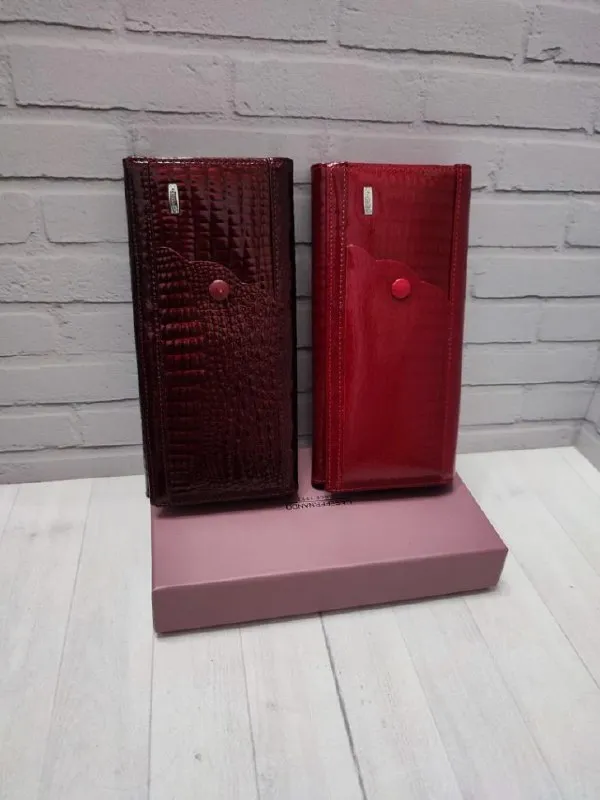 Описание:
✨Продам кошелек женский из натуральной кожи (новый)
Отличный женский кошелек хорошего качества в красивом цвете, функциональный внутри, привлекательный снаружи. Идет в подарочной коробке. Размер: 18,5 х 9,0 х 3,0 см. Все вопросы по телефону.
Цена: 2195 руб.
📲 Tg: александр клюев
📞🇷🇺Звоните: +7 949 450 92 20
Барахолка днр - фотография - 9