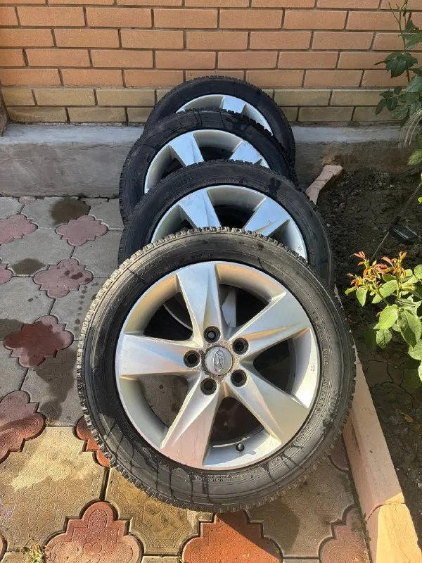 Описание:
Продам комплект колёса hyundai целые сохранности красивые на ваш автомобиль не битый не ржавые оригинал размер 16r. Осмотр в донецк.
Цена: 20000 руб.
📲 Tg: nikolai n. G
📞🇷🇺Звоните: +799494681080
Барахолка днр - фотография - 6