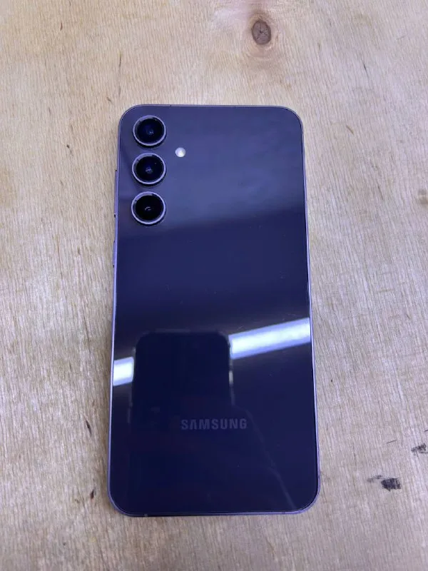 Описание:
Samsung s23 fe 8/256
По виду 8/10 есть небольшие косяки по корпусу.
Не тормозит, батарею держит нормально, работает как часы. Продаю из за ненадобности.

Цена: 17000 руб.

📲 Tg: jocking
📞🇷🇺Звоните: 79194939764

Барахолка днр - фотография - 2