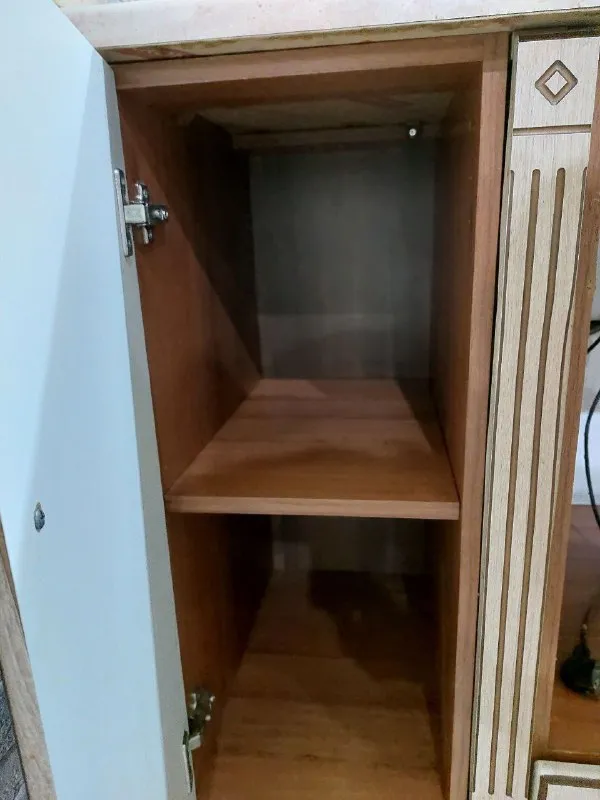 Описание:
Продам угловую кухню б. У вместе со столешницей, полкой, раковиной и смесителем.
Размер 250*100. Кухня не новая, была в использовании и естественно есть следы эксплуатации.
Цена: 15000 руб.
📲 Tg: дмитрий
📞🇷🇺Звоните: +79490897950
Барахолка днр - фотография - 1