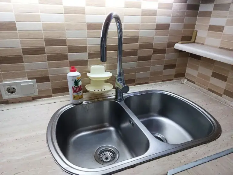 Описание:
Продам угловую кухню б. У вместе со столешницей, полкой, раковиной и смесителем.
Размер 250*100. Кухня не новая, была в использовании и естественно есть следы эксплуатации.
Цена: 15000 руб.
📲 Tg: дмитрий
📞🇷🇺Звоните: +79490897950
Барахолка днр - фотография - 3