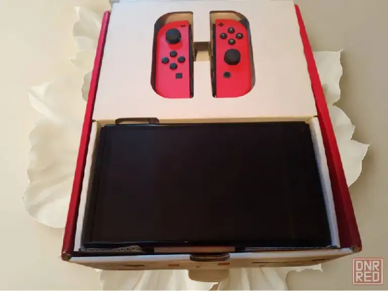 Описание:
Nintendo switch oled mario red edition (64 гб) в отличном состоянии + 8 картриджей (12 игр)
✅ Все работает идеально, без багов, не прошитая, в использовании аккуратно. Экран без царапин, в защитной пленке, оригинал.
🔋 Батарея держит отлично, oled экран — супер, виброотклик приятный, акселерометр и динамики отличные!
🎮 В комплекте идут 8 игр (физические издания):
1. Batman: arkham trilogy
2. Assassin’s creed iii remastered
3. Assassin’s creed: the rebel collection (отдельный картридж без бокса)
4. Crysis remastered (включает бонус-карту)
5. Grand theft auto: the trilogy – definitive edition
6. Mortal kombat 1
7. Sniper elite 4
8. Ea sports fc 24 (лицензия, с актуальными составами)
❗️Торг уместен.
📍Местоположение: макеевка, центр города.

Цена: 35000 руб.

📲 Tg: вячеслав
📞🇷🇺Звоните: +79494239253

Барахолка днр - фотография - 3