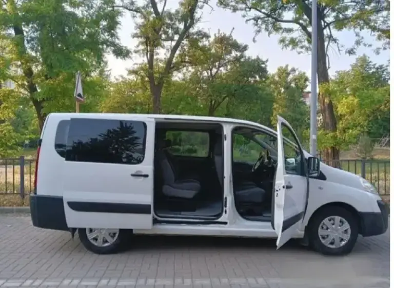 Описание:
Продаю замечательный любимый ❤️ автомобиль пэжо эксперт

🚐Peugeot expert - пассажирский,     7 мест.

🗓Год выпуска: 2010.
В 2013 пригнан  из голландии.

🛞 Пробег: 170 000 тыс. Км
Кузов - оцинковка.
В авариях не был.
👨‍👩‍👧‍👦Использовался только в семейных поездках.
🔄Есть круиз - контроль, кондиционер, произведена замена масла.
⏭Дополнительных вливаний не требуется.
Автомобиль в отличном состоянии.
✅Документы в порядке.

Цена: 1350000 руб.

📲 Tg: елена рцпр 🍀
📞🇷🇺Звоните: +79495037492

Барахолка днр - фотография - 3