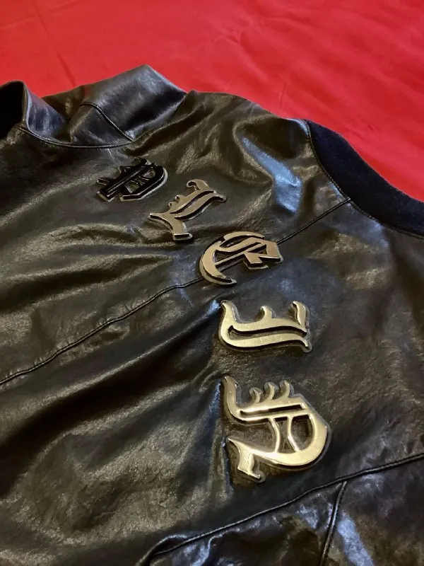 Описание:
Бомбическая куртка бренда philipp plein. Осень - весна. Оригинал. Made in italy. Шикарная, очень редкая, вечная вещь! 48 размер. На стройного парня ростом до 170 см и весом до 65-70 кг. Без склонности к полноте. Отлично подойдет как байкеру так и для повседневной носки. Состояние идеальное, практически - новое. По всем вопросам писать в личные сообщения.

Цена: 70000 руб.

📲 Tg: m i n d s i l e n c e
📞🇷🇺Звоните: +44772226655

Барахолка днр - фотография - 5