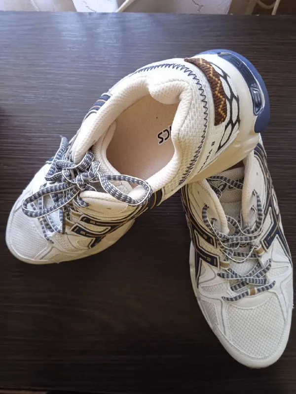 Описание:
Кроссовки asics, новые
Размер: 44 (не подошёл по размеру).
Состояние: абсолютно новые, только примерялись дома. В комплекте оригинальная коробка.
Место проживания: ольгинка.

Цена: 3000 руб.

📲 Tg: нⷦиⷶкꙵиⷦтⷶа
📞🇷🇺Звоните: +79497243616

Барахолка днр - фотография - 2