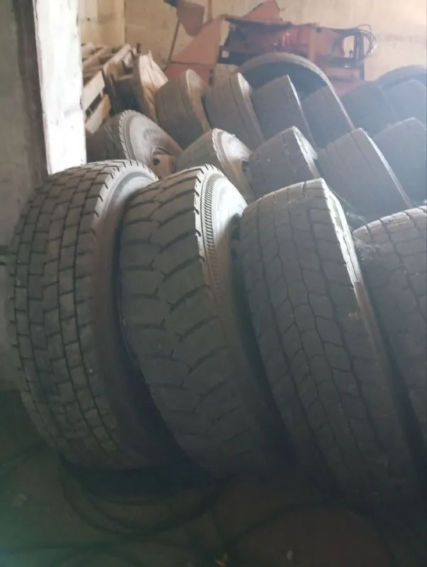 Описание:
Шины austone 315/80r22.5 и triangle 385/65r22.5. В наличии 110 штук из них 20 проехали 20км. Покупались на шахман.
Есть также тэнты с щеткой 3 штуки плюс 4 автономки. Все находится в волновахе. Звоните спрашивайте.
Цена: 25000 руб.
📲 Tg: 🦁
📞🇷🇺Звоните: +79493331123
Барахолка днр - фотография - 5