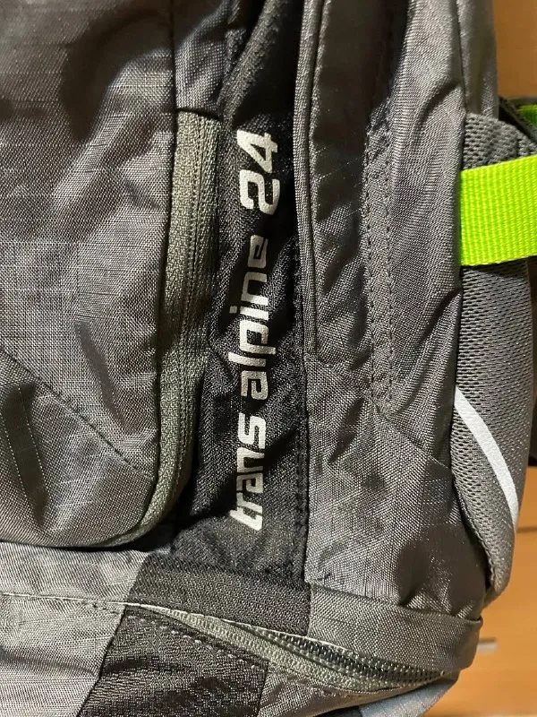 #✅ Разместить объявление #✅ разместить объявление
Описание:
Продаю рюкзак deuter trans alpine 24 (модель 2017 года). Рюкзаком пользовались пару раз, состояние практически идеальное — как новый. Чехол (рейнкавер) ни разу не использовался. Цвет — графитовый черный, универсальный и практичный, подходит для любых условий.
Рюкзак можно доукомплектовать питьевой системой source, что сделает его еще более функциональным.
Готов предоставить дополнительные фотографии и ответить на все вопросы.
Цена: 14800 руб.
📲 Tg: александр
📞🇷🇺Звоните: +7 949 378 94 97
Барахолка днр - фотография - 3