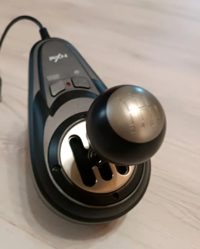 Описание:
Игровой руль pxn v99

Комплект: руль, педали, коробка переключения передач, провода подключения, база

Руль имеет функцию обратной связи, что позволяет полностью погрузиться и ощутить игру ещё лучше.

Поддерживает xbox one/s/x, ps4, pc

Кпп 6+1
2 Лепестка
Двойные переключатели
14 Кнопок
Угол поворота 900°/ 270°
База. Обратная связь по усилию 3.2 hm
Крепится к столу при помощи скоб

Состояние отличное, пользовались буквально две-три недели. Оплётка руля остаётся такой же приятной
Сколов, трещин нет. Техническое состояние педалей и руля также в полном порядке. Единственное чего не хватает, так это usb type-c для подключения педального блока

Драйвера и настройка производиться через приложение "pxn wheel" на телефоне, будь то андроид либо эпл

Цена: 17500 руб.

📲 Tg: danik
📞🇷🇺Звоните: +79494773200

Барахолка днр - фотография - 5