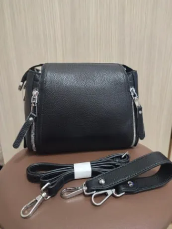 Описание:
⚡️Продам сумку женскую из натуральной кожи (новую)
✅ Отличная модная женская сумка из натуральной кожи. Достаточно вместительная, внутри несколько карманов. Размер: 22 х 20 х 9 см. Все вопросы по телефону.

Цена: 2495 руб.

📲 Tg: александр клюев
📞🇷🇺Звоните: +7 949 450 92 20

Барахолка днр - фотография - 1