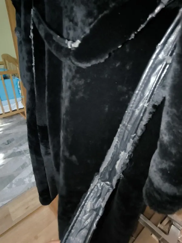 Описание:
Продам шубу из мутона с норковыми вставками, в пол (на рост 165 см). Капюшон, рукава и карманы не затерты, фурнитура вся на месте, в плохом состоянии пояс, т. К. Из кожезаменителя, но носить можно и без него.

Цена: 5000 руб.

📲 Tg: elizaveta
📞🇷🇺Звоните: +79493230620

Барахолка днр - фотография - 4
