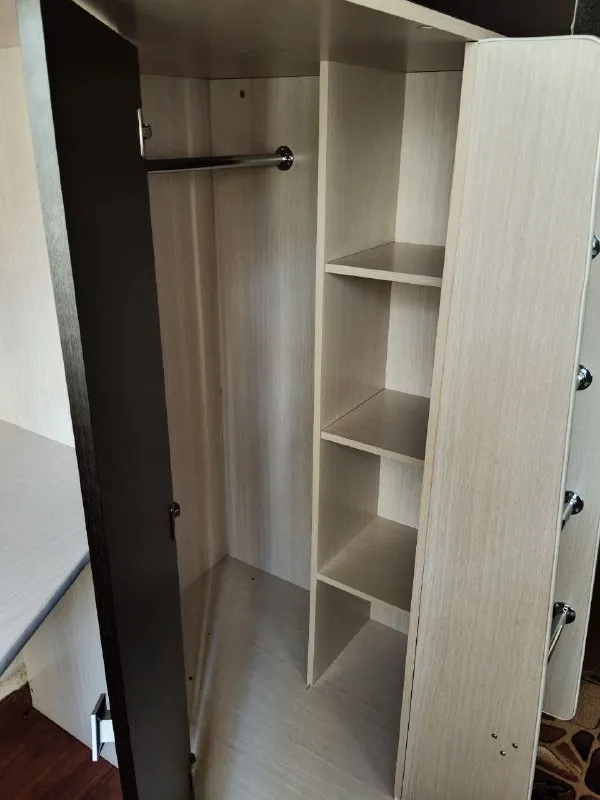 Описание:
Продам комплект для детской 3 в 1 ( стол+кровать+шкаф). Размер спального места 85*200 см. Матрац идёт в комплекте. Дефектов нет. Территориально находимся старобешевский район. Самовывоз

Цена: 25000 руб.

📲 Tg: евгения
📞🇷🇺Звоните: +79493186439

Барахолка днр - фотография - 2