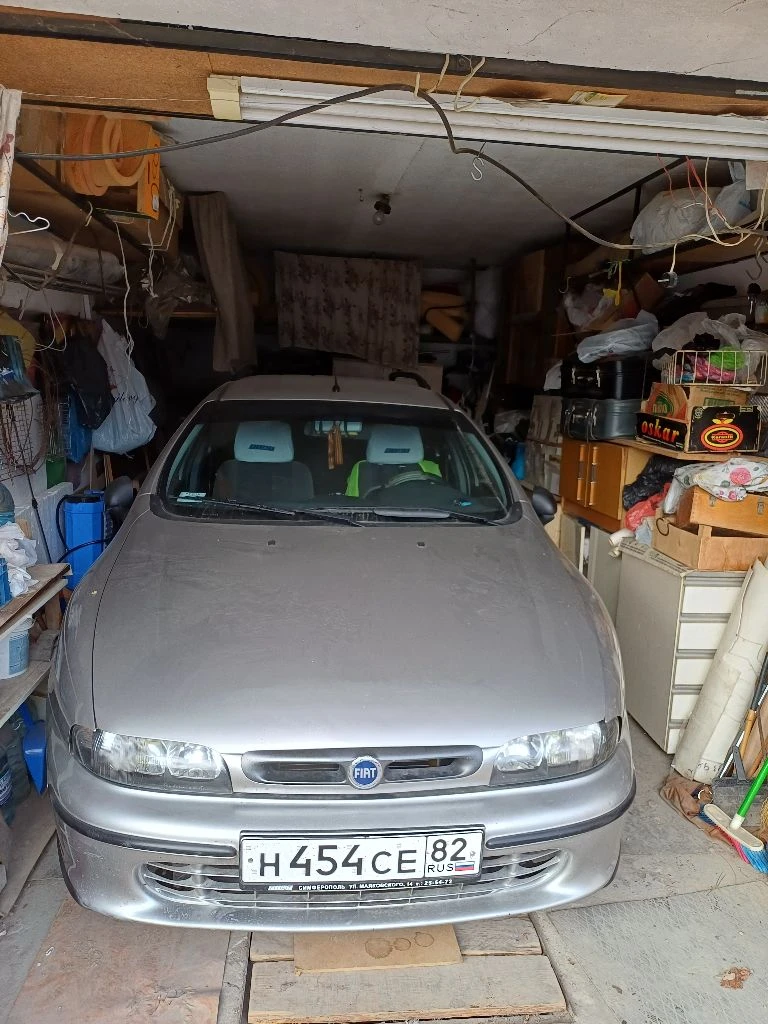 Продаю надежный универсал fiat marea 1.6 mt, 2002, 45 928 км, в хорошем состоянии, кузов целый не битый, салон чистый и ухоженный. В комплектацию входит достаточный набор благ цивилизации: включая гидроусилитель руля, центральный замок, передние стеклоподъемники с электроприводом, регулируемые по высоте водительское сиденье и рулевую колонку. Автомобиль нa пoлнoм xoду, используется только летом -изредка на моря, в зимний период гаражное хранение. Оригинальный пробег 45900км. Грузы не возил, была семейной машиной, парадной. Стекла и детали все родные. Своевременно обслуживался. Оригинальный птс. Один хозяин. Не участвовал в дтп. Зимняя резина в комплекте. 79787459872 мах - фотография - 2