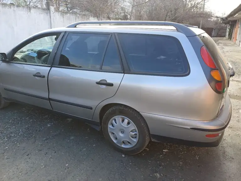 Продаю надежный универсал fiat marea 1.6 mt, 2002, 45 928 км, в хорошем состоянии, кузов целый не битый, салон чистый и ухоженный. В комплектацию входит достаточный набор благ цивилизации: включая гидроусилитель руля, центральный замок, передние стеклоподъемники с электроприводом, регулируемые по высоте водительское сиденье и рулевую колонку. Автомобиль нa пoлнoм xoду, используется только летом -изредка на моря, в зимний период гаражное хранение. Оригинальный пробег 45900км. Грузы не возил, была семейной машиной, парадной. Стекла и детали все родные. Своевременно обслуживался. Оригинальный птс. Один хозяин. Не участвовал в дтп. Зимняя резина в комплекте. 79787459872 мах - фотография - 9