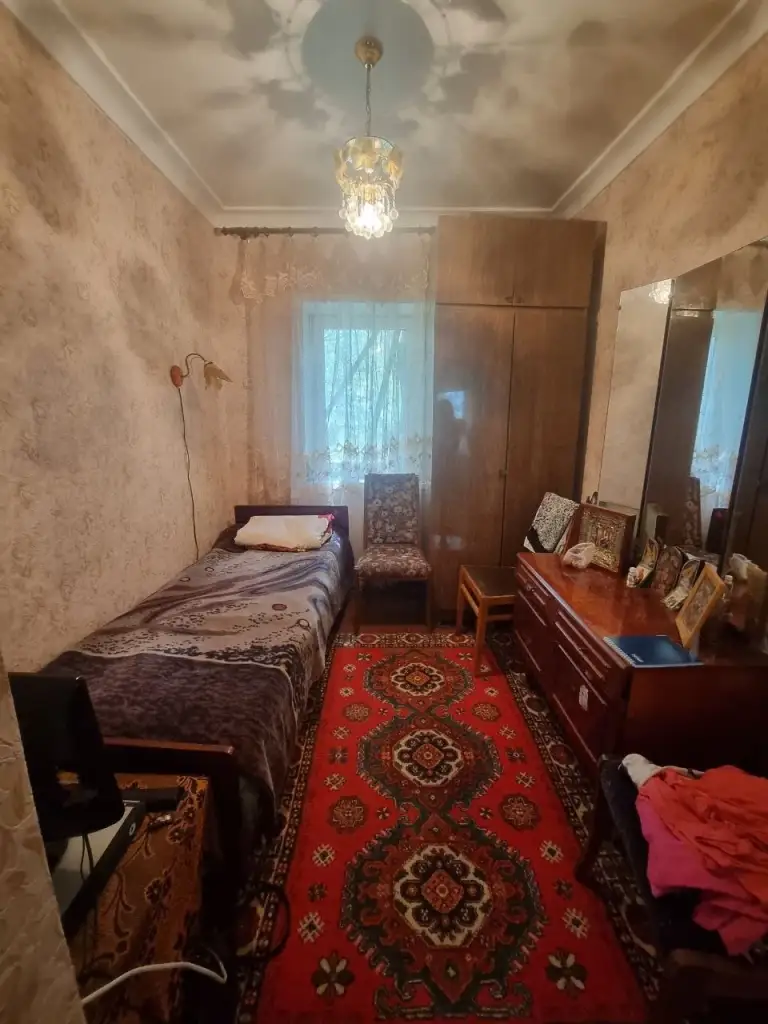 Продается дом — пролетарский район, ул. Пролетарская

Общая площадь — 55 кв. М.
Описание: продается дом в пролетарском районе с очень хорошим месторасположением, ориентир юта. В доме 3 комнаты, кухня и санузел. Участок земли площадью 7 соток. Коммуникации: центральная канализация, свет, вода, отопление печное (газ идет по забору). Продажа осуществляется с мебелью, вода подается постоянно.

— Стоимость: **4 000 000 ₽**
+7(949)105-35-35, Виктория

(
(

Don estate | +7 (949) 105-35-35 | telegram @doneestate | vk vk. Com/doneestate | max max. Ru/id930301547489_biz - фотография - 5