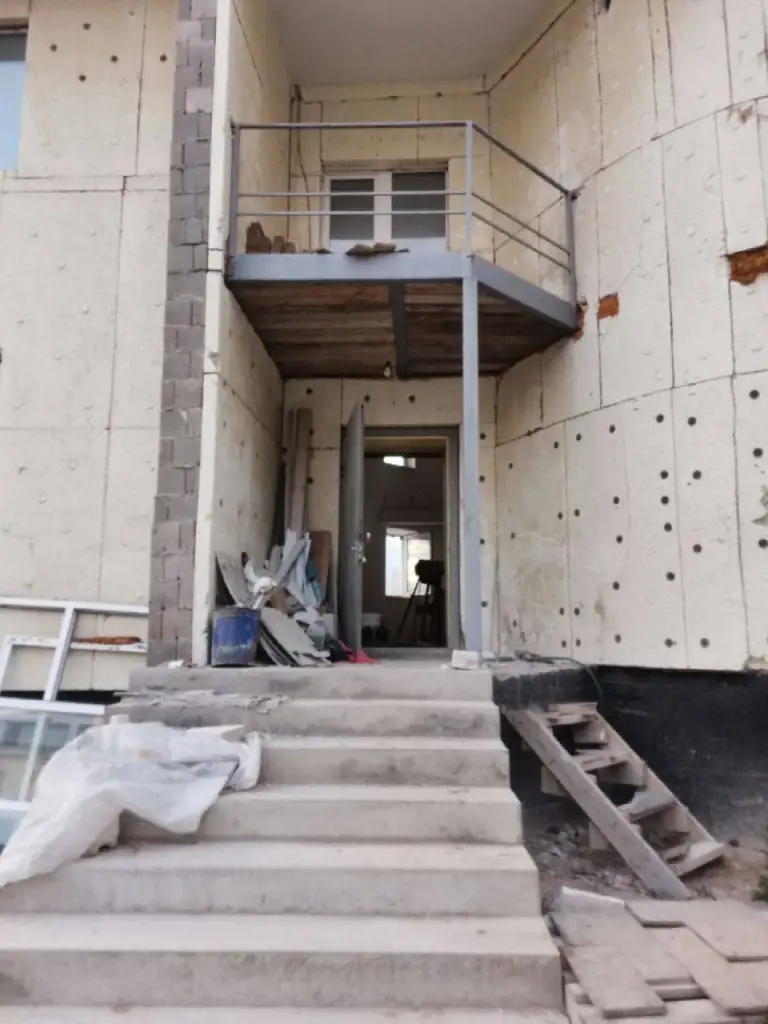 Продается дом в домодедово, московская область
Общая площадь —** 270 кв. М. **
Участок —** 8 соток **
Этаж:** 3/3
**
Дом трехэтажный с подвалом 90 кв. М. И двумя жилыми этажами общей площадью 180 кв. М. Вода — скважина, автономная канализация, электричество 380 в (вводы 15 квт и 7,5 квт). Удобный выезд на трассы м4 и а105, дорога до мкада занимает около 20 км, до москвы 20-25 минут. В перспективе планируется прокладка ветки метро в 2027-2028 годах.
Возможен обмен на квартиру в донецке, крыму.

Цена:** 25 000 000 ₽ **
+7(949)105-35-35, Виктория
Контакты: @donvikay

Don estate | +7 (949) 105-35-35 | telegram @doneestate | vk vk. Com/doneestate | max max. Ru/id930301547489_biz - фотография - 1