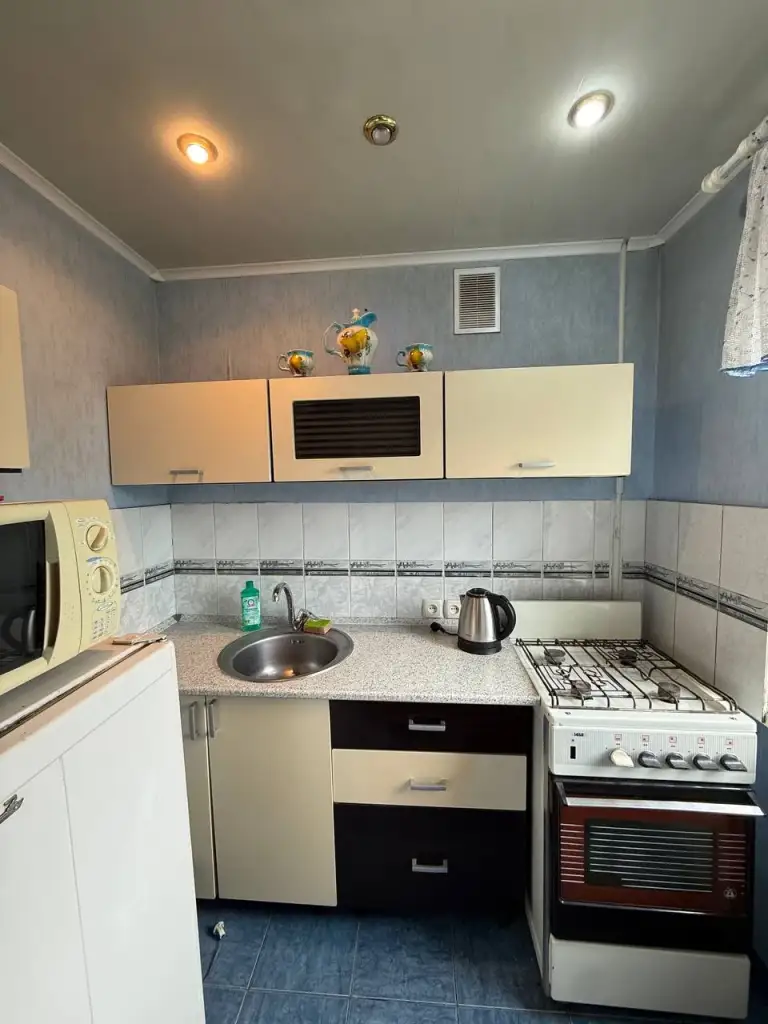 Гостинка в кировском районе, ул. Островского
Кировский район, текстильщик, ул. Островского
Общая площадь —** 24 **м.
Этаж:** 6/9 **
Отличное состояние, без бойлера, вода по графику. Для одного человека.
Цена:** 15 000₽ **
Цена + коммуналка — залог 100%, комиссия агентства 100% (единоразово при заключении договора).
+7(949)105-35-35, Виктория
Контакты: @donvikay
Don estate | +7 (949) 105-35-35 | telegram @doneestate | vk vk. Com/doneestate | max max. Ru/id930301547489_biz - фотография - 1