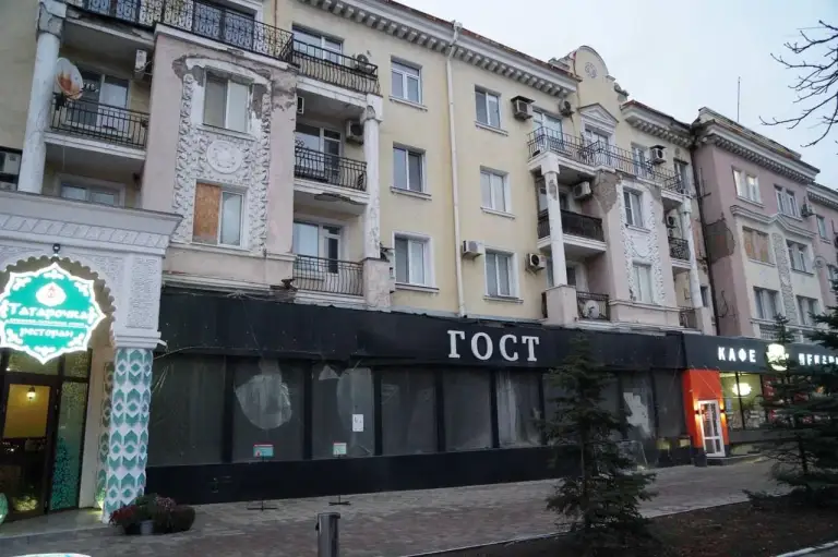Коммерческое помещение — ворошиловский район, ул. Артема, 127
Общая площадь — 180 кв. М.
В центре донецка, высокий пешеходный трафик. Подойдет под любой вид деятельности, состояние — под ремонт. Любой объем эл. Энергии.
Есть парковка и остановка общественного транспорта; рядом работают коммерческие магазины.
— Стоимость:** 3000 ₽/м2 **+ ремонт за счет собственника.
+7(949)105-35-35, Виктория
(
(
Don estate | +7 (949) 105-35-35 | telegram @doneestate | vk vk. Com/doneestate | max max. Ru/id930301547489_biz - фотография - 1