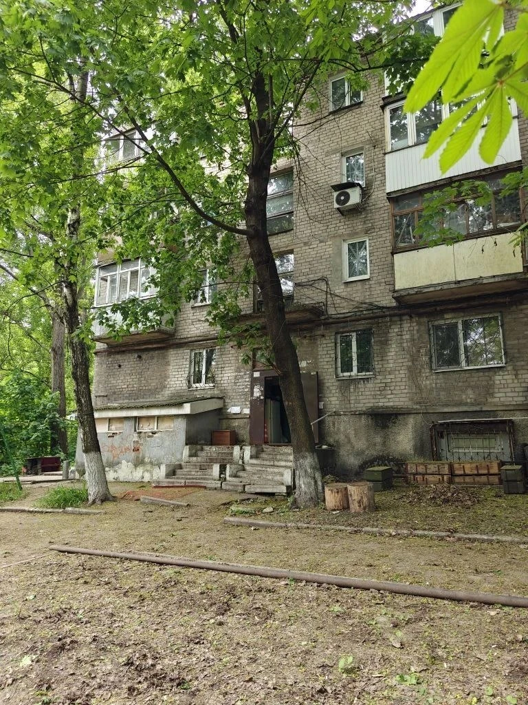 3К. Квартира — киевский район, ул. Буслаева,
Общая площадь — 54,7 кв. М.
Этаж: 1/5

Продается 3-комнатная квартира в киевском районе. Удобное расположение и развитая инфраструктура. Квартира в хорошем состоянии, готова к проживанию. В наличии также гараж, что является дополнительным преимуществом.

— Стоимость: **2 700 000 ₽** + торг.
+7(949)105-35-35, Виктория

(
(

Don estate | +7 (949) 105-35-35 | telegram @doneestate | vk vk. Com/doneestate | max max. Ru/id930301547489_biz - фотография - 8