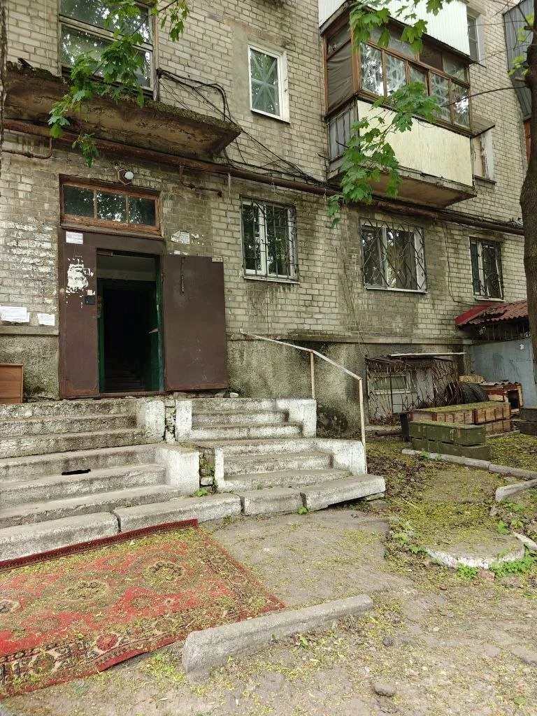 3К. Квартира — киевский район, ул. Буслаева,
Общая площадь — 54,7 кв. М.
Этаж: 1/5

Продается 3-комнатная квартира в киевском районе. Удобное расположение и развитая инфраструктура. Квартира в хорошем состоянии, готова к проживанию. В наличии также гараж, что является дополнительным преимуществом.

— Стоимость: **2 700 000 ₽** + торг.
+7(949)105-35-35, Виктория

(
(

Don estate | +7 (949) 105-35-35 | telegram @doneestate | vk vk. Com/doneestate | max max. Ru/id930301547489_biz - фотография - 1