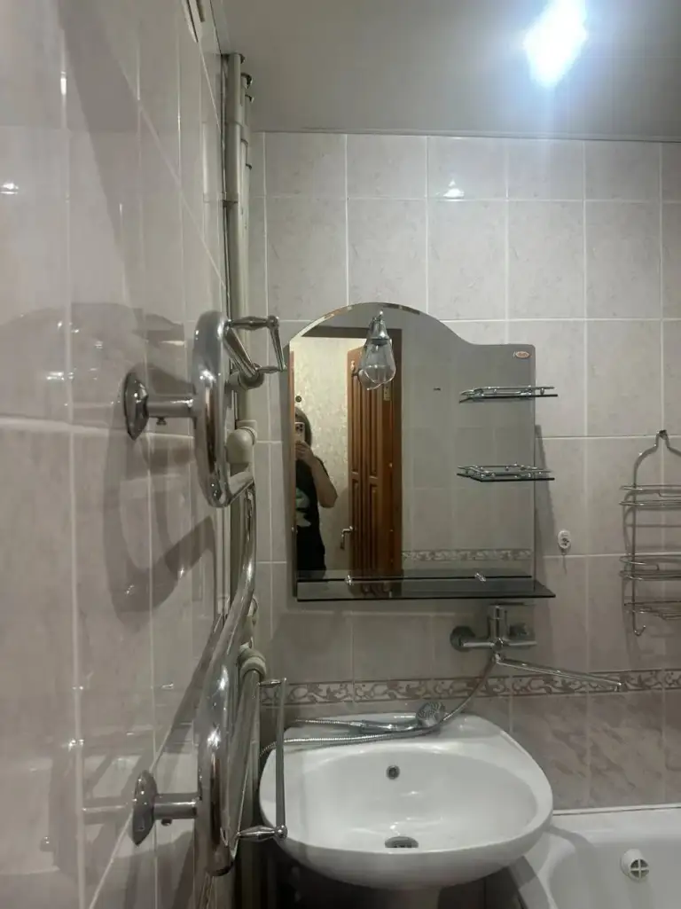 Буденновский район, ваз, ул. Римского корсакова — 3 к. Квартира

Описание: сдается квартира в буденновском районе. В квартире есть новый холодильник, кондиционер и диван. Вода подается по графику, возможна установка бойлера.

— Стоимость: **25 000 ₽** + коммунальные услуги

+7(949)105-35-35, Виктория

(
( - фотография - 9