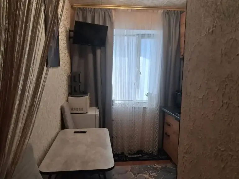 1К. Квартира — кировский район, текстильщик, ул. Петровского, 126
Общая площадь — 32 кв. М.
12/14

Квартира в отличном состоянии. Вода по графику.

— Стоимость: **27 000 ₽**
+7(949)105-35-35, Виктория - фотография - 5