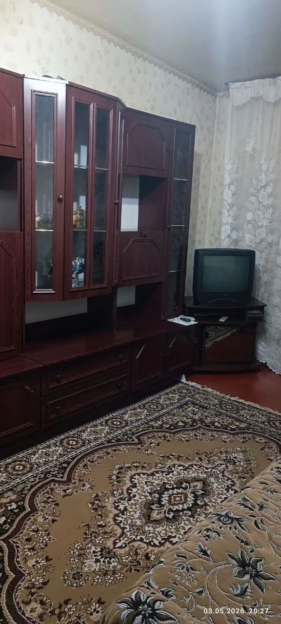 2К. Квартира — кировский район, абакумова

Вся необходимая инфраструктура рядом: остановка, рынок, магазины, аптеки, школа, детский сад и поликлиника — в шаговой доступности.

В квартире есть кондиционер, холодильник, телевизор, стиральная машина и балкон. Окна выходят во двор. Вода подаётся по графику, установлен накопительный бак на 350 литров и насос.

— Стоимость: **20 000 ₽** + коммунальные услуги по счётчикам + залог

+7(949)105-35-35, Виктория - фотография - 5
