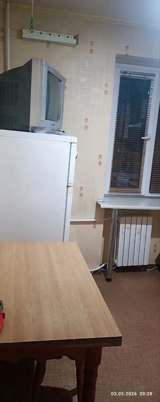 2К. Квартира — кировский район, абакумова

Вся необходимая инфраструктура рядом: остановка, рынок, магазины, аптеки, школа, детский сад и поликлиника — в шаговой доступности.

В квартире есть кондиционер, холодильник, телевизор, стиральная машина и балкон. Окна выходят во двор. Вода подаётся по графику, установлен накопительный бак на 350 литров и насос.

— Стоимость: **20 000 ₽** + коммунальные услуги по счётчикам + залог

+7(949)105-35-35, Виктория - фотография - 3