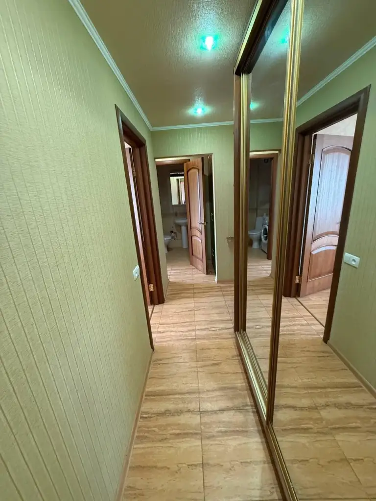 **Сдается 2к. Квартира в калининском районе**

Адрес квартиры:
Б-р шахтостроителей 24-25, калининский рынок
Общая площадь —** 50 кв. М. **
Этаж:** 7/9 **

Квартира в отличном состоянии, оборудована кондиционером, стиральной машинкой, холодильником и телевизором. Установлен бойлер. Вода не доходит. Подходит для пары.

Стоимость:** 25 000 ₽ **+ коммунальные услуги.
Телефон: +7(949)105-35-35, виктория.
Контакты: @donvikay - фотография - 10