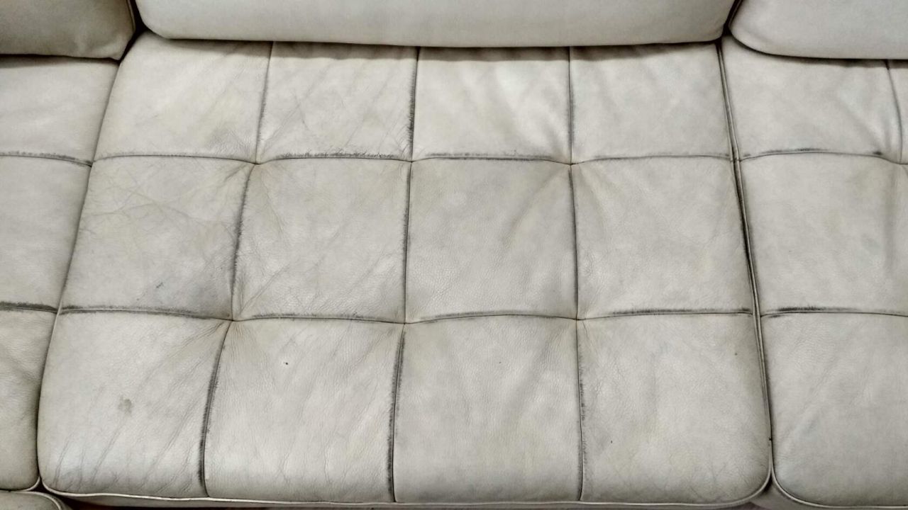 Порезы, прожоги, царапины, потертости, чернила, различные повреждения, химчистка. восстанавливаем и перекрашиваем поверхность без перетяжки и латок, поверхность становится как новая. покраска производится в любой цвет, краски подбираются индивидуально. моментальное использование после покраски. гарантия, качества. феникс +7 949 427 84 10 - фотография - 2