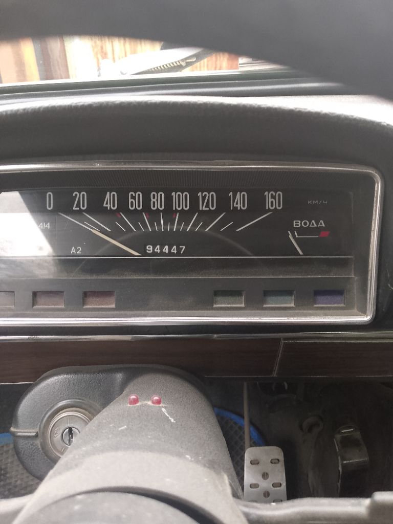 Продам ваз 21013 1982 года. двигатель не троит коробка все четко включается скоростя не выбивает. ходовая в норме не гремит не стучит. установлено гбо в тп вписан. установлена сигнализация. стаканы лонжероны целые. поменены уголки под лобовым стеклом. бордюры. кобылки на крыльях. лодочки под бензобаком и запаской. днище поварено заодно поменял усилители. двери под замену с машиной отдаю готовые покрашенные двери. ну и много чего сделано. машиной занимался для себя не успел только покрасить краска есть отдам. 2 комплекта хорошей резины зима лето на дисках. оформление в мрэо без проблем. цена 105 000 руб донецк. +79493048997 - фотография - 6