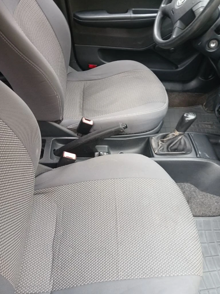 Продам skoda fabianт 1.4mt 2005года пробег -182890км коробка-механика комплектация базовая:гур, сигнализация, usb кондиционер-нет кузов оцинкован авто в хорошем состоянии, сел и поехал документы в порядке:собственник горловка, ж/мсолнечный пётр борисович торг уместен ц:450т. р тлф+79493705604 - фотография - 7