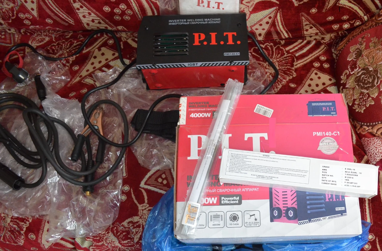 Продам б/у рабочий сварочный инвертор (аппарат) p. i.t. мощность 4 квт, максимальный сварочный ток 1... - фотография