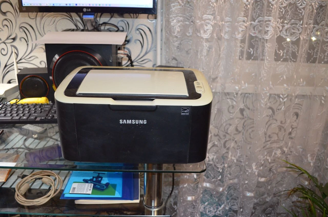 Продам б/у лазерный, монохромный принтер samsung ml 1861 в рабочем состоянии, провода подключения, установочный диск, дополнительны катридж и немного тонера. цена- 2000 руб. г. енакиево - центр. самовывоз. тел. +79494787415. телеграмм +79494787415. astahov. vikt@yandex. ru - фотография - 7