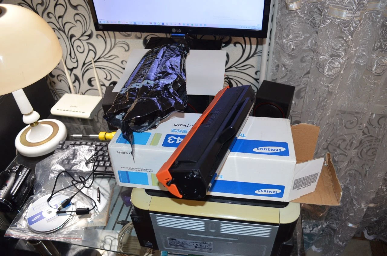 Продам б/у лазерный, монохромный принтер samsung ml 1861 в рабочем состоянии, провода подключения, установочный диск, дополнительны катридж и немного тонера. цена- 2000 руб. г. енакиево - центр. самовывоз. тел. +79494787415. телеграмм +79494787415. astahov. vikt@yandex. ru - фотография - 5