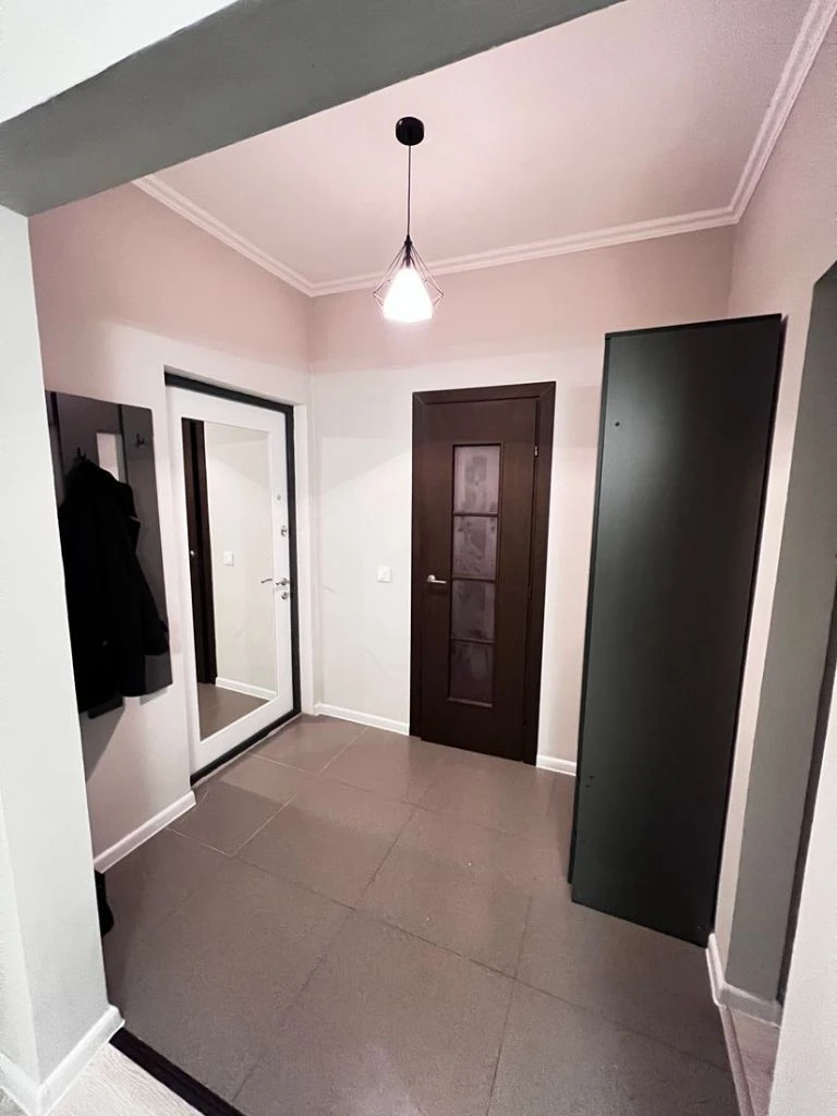 Сдаётся однокомнатная квартира в калининском районе донецка, пр. ильича, ориентир - дружба (2 этаж). квартира просторная и светлая, отличный вариант для молодой пары, можно с небольшим домашним питомцем. сама квартира полностью обустроена мебелью и техникой, готова к первой сдаче. сдаётся только на долгий срок и добропорядочным людям❤️стоимость 30000/месяц + счётчики. залог разбивается так, как вам будет удобно. подробнее по телефону +79494858348 (сергей) - фотография - 4