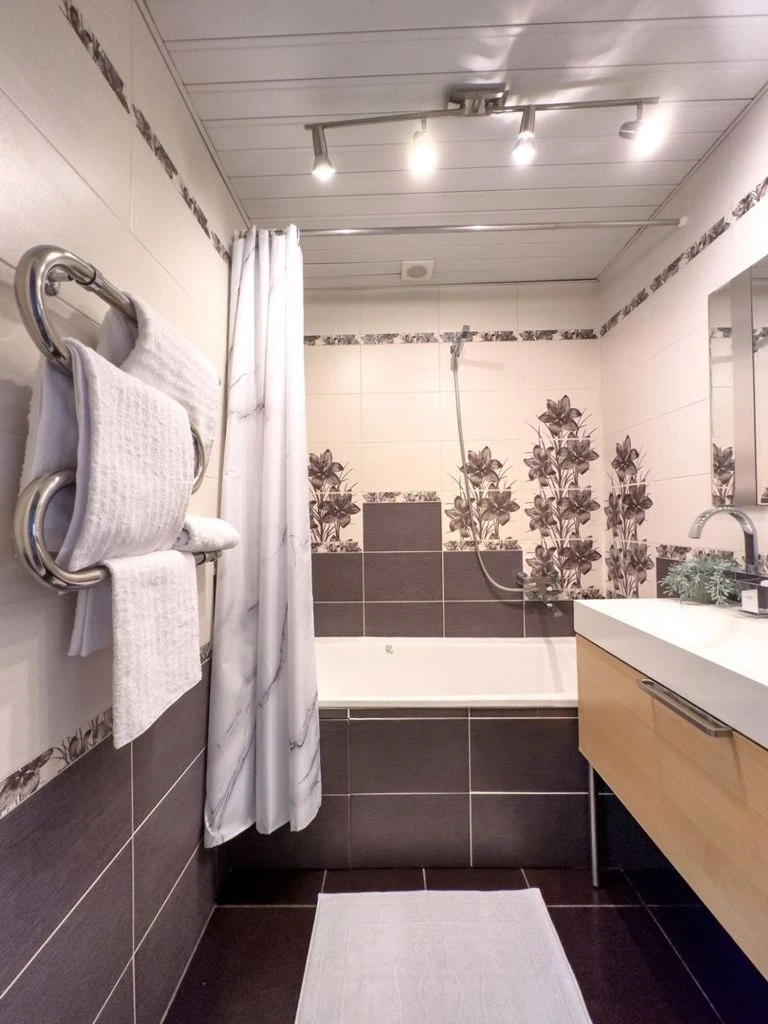 Сдам двухкомнатную квартиру в ворошиловском районе донецка, ориентир крытый рынок. расположена на 3-м этаже. установлена накопительная система, что обеспечивает бесперебойную подачу воды. есть вся нужная мебель и техника, скоростной интернет, цифровое тв. в шаговой доступности ас крытый рынок, донмак, рынок, супермаркеты, магазины, банки и прочие важные объекты инфраструктуры. что касается соседей, это в основном тихие семейные люди, без громких домашних животных. стоимость в месяц 27000 + коммуналка + залог (15000) телефон +79495064448 (сергей) - фотография - 5