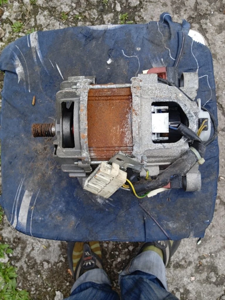 Двигатель от стиральной машины веко 700р +79490569062 - фотография - 1