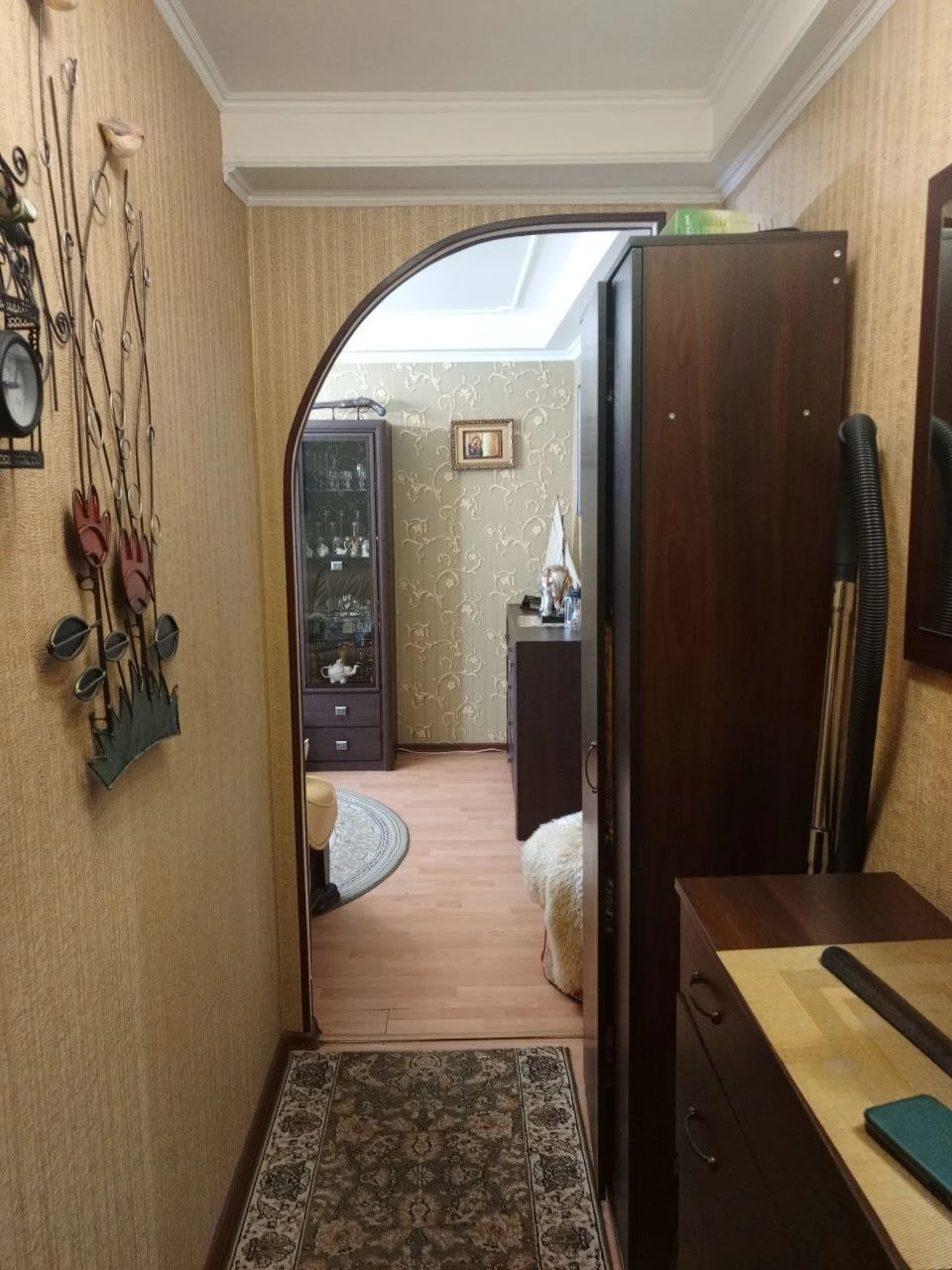 2к. квартира — калининский район, б-р шахтостроителей этаж: 4/5. сдам двухкомнатную квартиру в калининском районе. в квартире имеется колонка и накопительный бак. удобное расположение рядом с рынком. — стоимость: **50 000 ₽** + коммунальные услуги. +7(949)105-35-35, виктория [записаться на просмотр]( [предложить объект]( don estate | +7 (949) 105-35-35 | telegram @doneestate | vk vk. com/doneestate | max max. ru/id930301547489_biz - фотография - 6