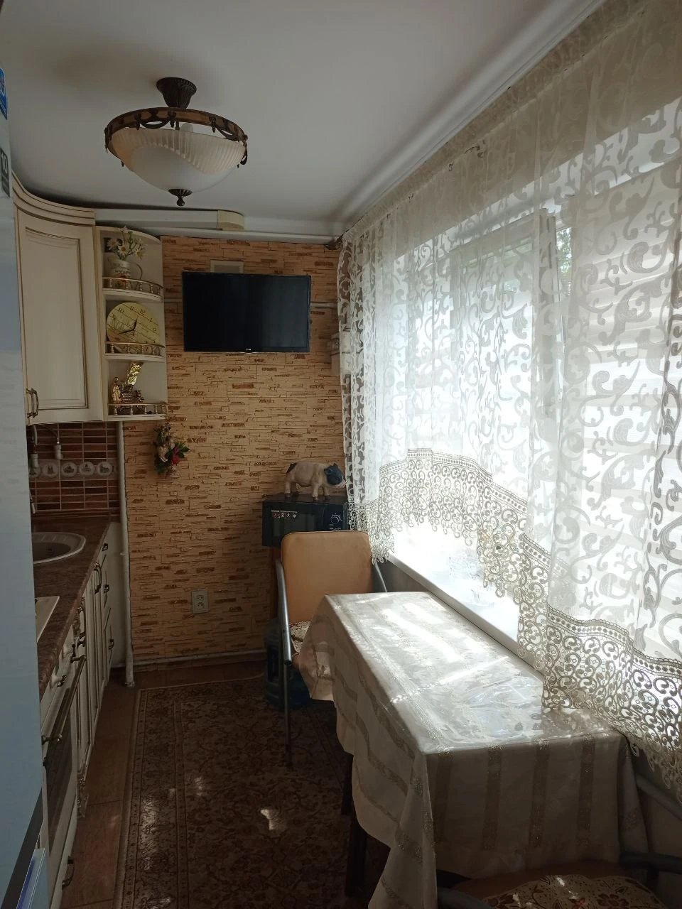 2к. квартира — калининский район, б-р шахтостроителей этаж: 4/5. сдам двухкомнатную квартиру в калининском районе. в квартире имеется колонка и накопительный бак. удобное расположение рядом с рынком. — стоимость: **50 000 ₽** + коммунальные услуги. +7(949)105-35-35, виктория [записаться на просмотр]( [предложить объект]( don estate | +7 (949) 105-35-35 | telegram @doneestate | vk vk. com/doneestate | max max. ru/id930301547489_biz - фотография - 3