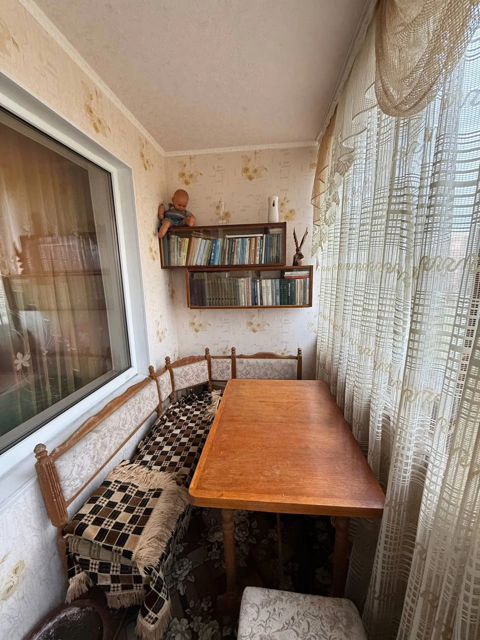 4К. Квартира — кировский район, ул. Островского 31-32
86,5 Кв. М.
Этаж: 6/9
Просторная четырехкомнатная квартира в хорошем жилом состоянии. Есть перепланировка. Балкон и лоджия, гардеробная, кладовка. Мебель и техника остаются. Вода по графику с хорошим напором. Документы готовы к продаже.
— Стоимость: **6 500 000 ₽**
+7(949)105-35-35, Виктория
(
( - фотография - 8