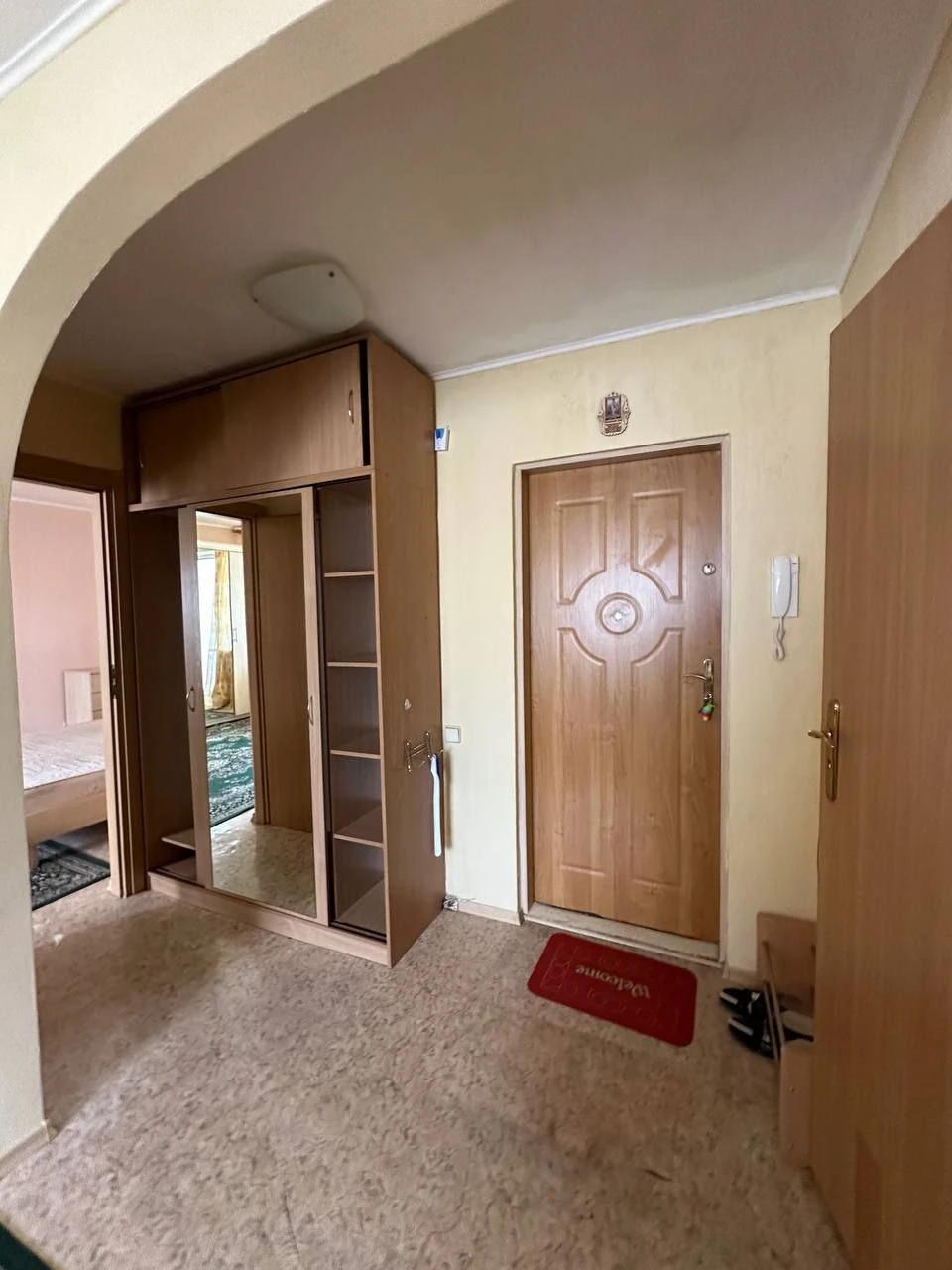 2к. квартира — киевский район, пр. киевский, д. 3в описание: сдается 2-комнатная квартира в хорошем состоянии. в наличии мебель и бытовая техника. вода подается по графику, установлен бойлер. — стоимость: **35 000 ₽** + коммунальные услуги +7(949)105-35-35, виктория [записаться на просмотр]( [предложить объект]( - фотография - 10