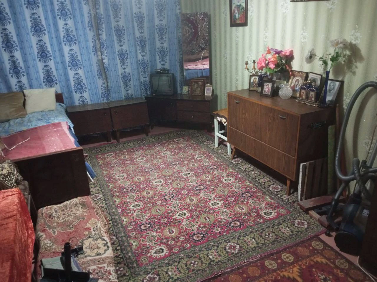 Продается 3к. Квартира в макеевке

- Адрес квартиры: червоногвардейский район, ул. Токарева
- Общая площадь — 56 м
- Этаж:** 2/5
**
Застеклённый балкон, пластиковые окна. В шаговой доступности базар, магазины, школа, больница и маршрутки.

Стоимость:** ~~3 300 000₽~~ (торг)
Новая цена : 2 500 000 ₽
**
Контакты: +7(949)105-35-35, виктория
Контакты: @donvikay - фотография - 2